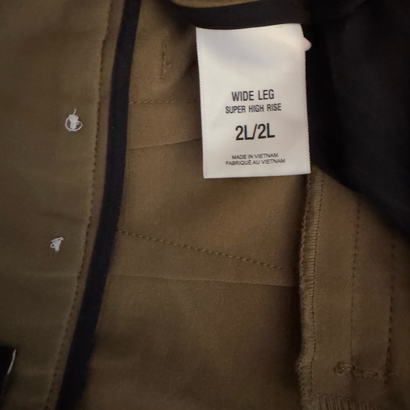 Express Women's Wide-Leg Olive Green Pants - Picture 3 of 5